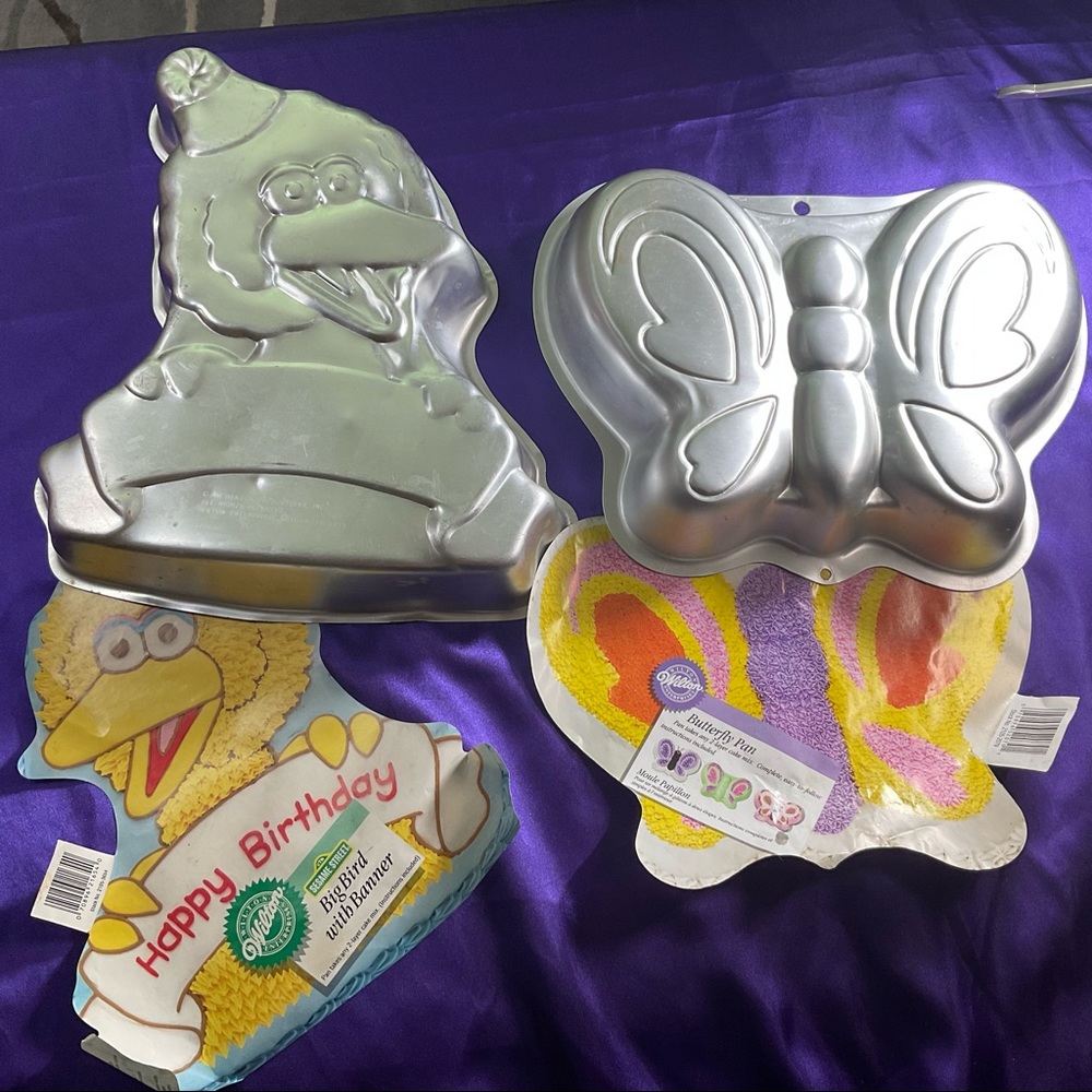 New VTG 📌Wilton 1993 Big Bird Sesam Street w/ Banner & 2003 Butterfly Cake  Pan